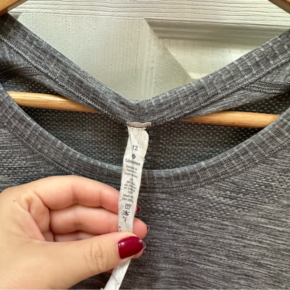 Lululemon Gray Long Sleeve Swiftly Tech crew 12 - Picture 2 of 5